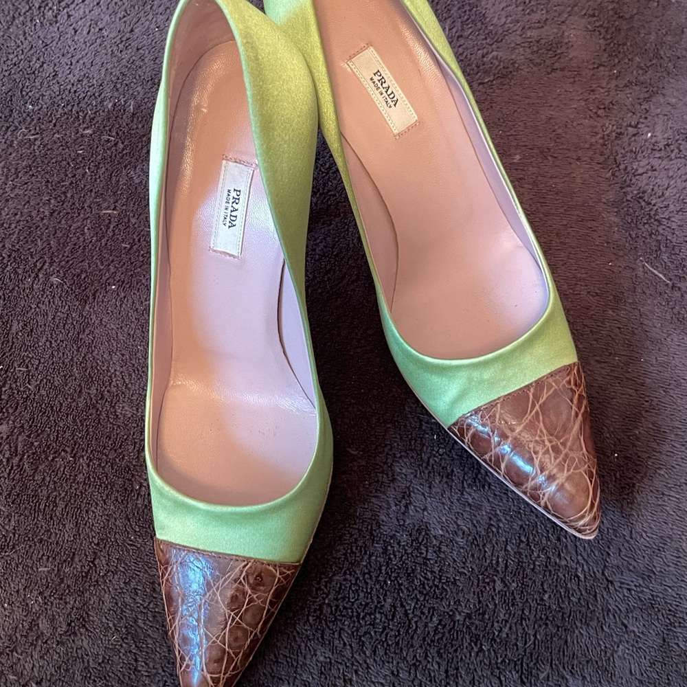 Preowned Prada 4” stilettos - size 37 brown/green, leather soles & tip